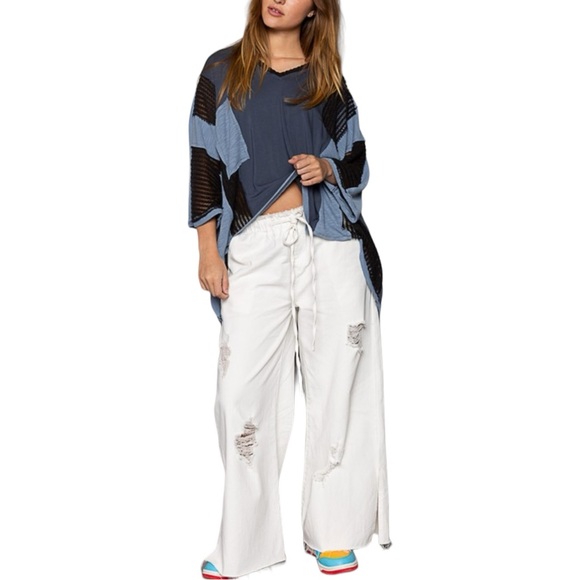 132. Women's Midnight Blue Oversized High Low Contrast V-Neck 3/4 Sleeve Top NWT - Picture 2 of 4